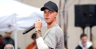 Justin Bieber akan kembali hadir memberikan penampilan mewah untuk para penggemarnya. Akan tampil di American Music Awards, kabarnya Justin akan memberikan Ultimate Performance untuk beliebers. (AFP/Bintang.com)
