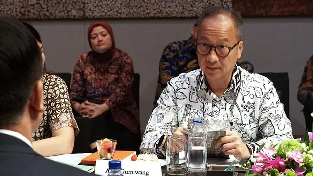 Menteri Perindustrian Agus Gumiwang Kartasasmita melakukan pertemuan bilateral dengan President SINOPEC Engineering Group (SEG) Zhang Xinming bersama jajaran direksinya. (Foto: Kementerian Perindustrian)