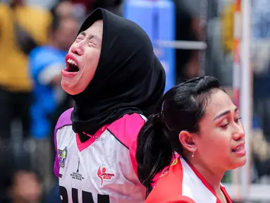 Pemain andalan Jakarta BIN, Megawati Hangestri sukses membawa timnya meraih gelar PLN Mobile Proliga 2024 setelah mengalahkan Jakarta Electric PLN 3-2 (25-21, 25-20, 22-25, 21-25 dan 17-15) di Indonesia Arena Senayan, Jakarta, Sabtu (20/7/2024) malam. Mencetak total 22 poin dalam laga final, termasuk poin terakhir yang menentukan kemenangan BIN, Megatron tampak emosional. Berikut deretan momen emosional pemain yang akan kembali bergabung dengan klub Korea Selatan, Red Sparks, usai laga. (Bola.com/Bagaskara Lazuardi)