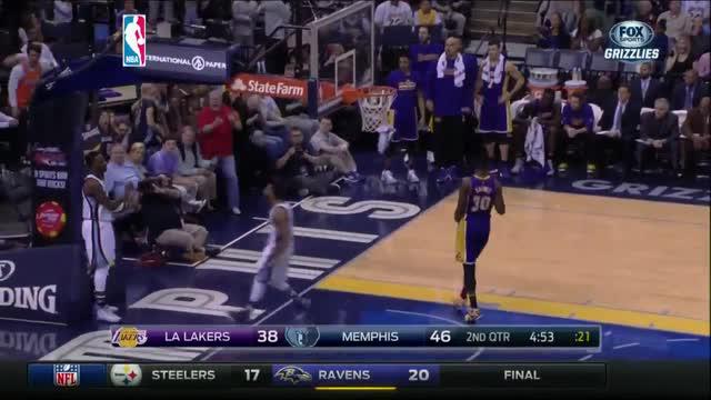 Los Angeles Lakers kembali menelan kekalahan di lanjutan kompetisi basket NBA. Pada hari Minggu (27/12/2015) Kobe Bryant dkk dikalahkan oleh Memphis Grizzlies 112-96. Lakers kembali melanjutkan catatan rekor buruknya musim ini.