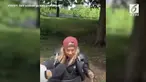 Para peserta harus mencari tempat yang lebih tinggi untuk menghindari lahar.