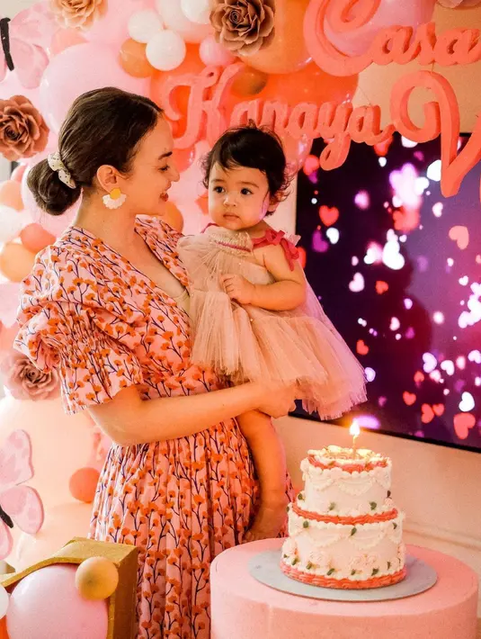 Rianti Cartwright (Instagram/riantic)