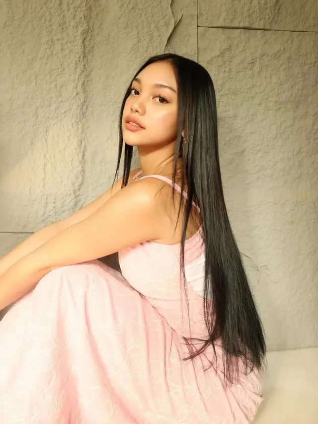 Gaya pantai ala Naura Ayu (Instagram/@naura.ayu)