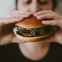 Ilustrasi Junk Food Credit: pexels.com/Szabi