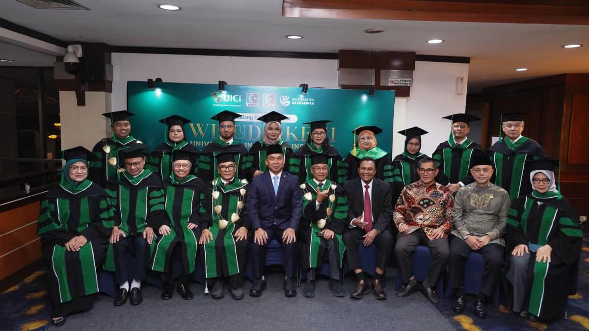 UICI Gelar Wisuda 56 Lulusan S1, Buktikan Kuliah di Awan Bisa Tetap Kredibel