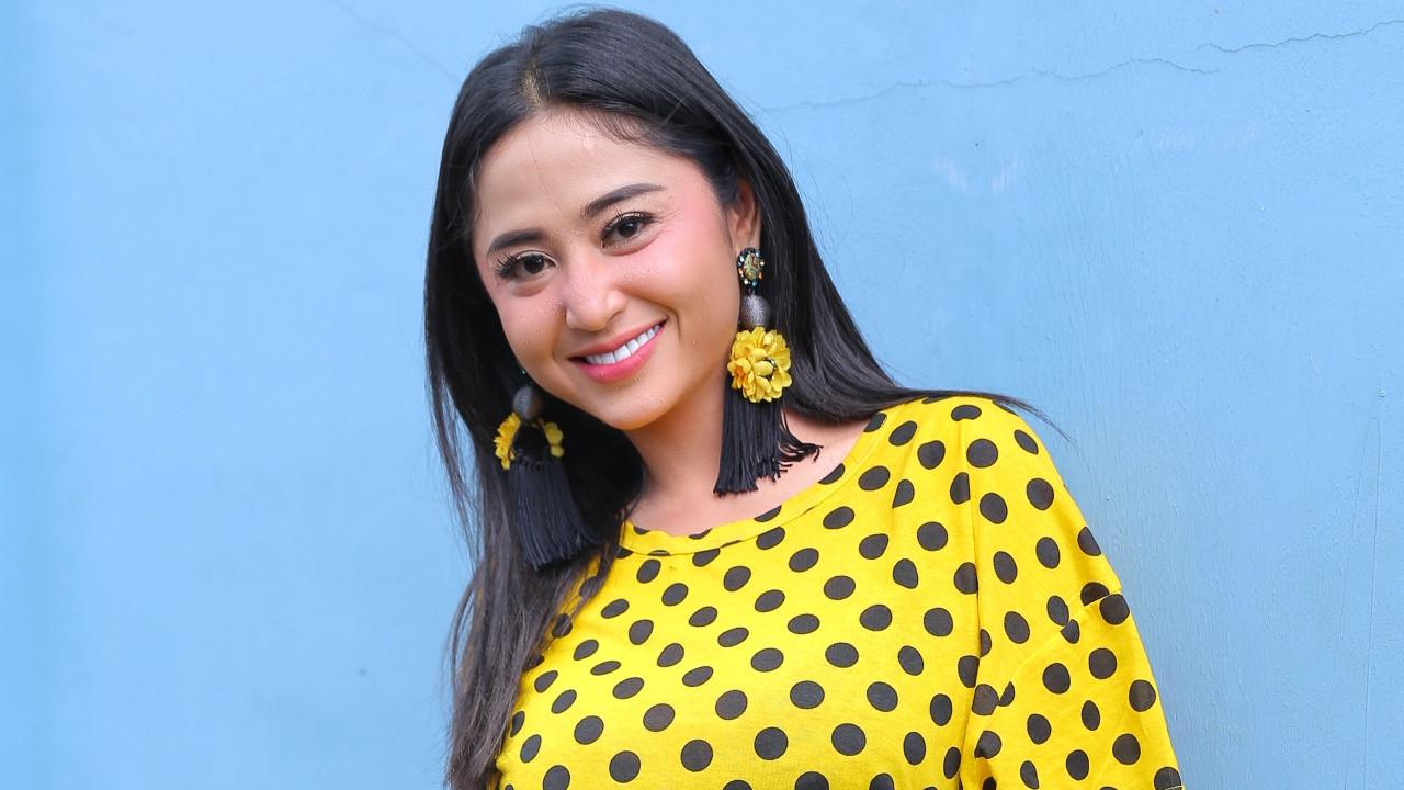 [Bintang] Dewi Perssik