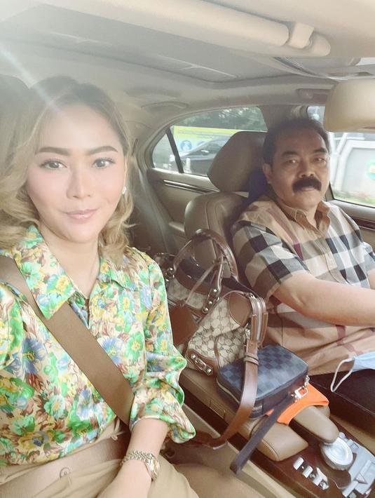 Potret Harmonis Inul Daratista dan Adam Suseno, 27 Tahun Menikah Jauh ...