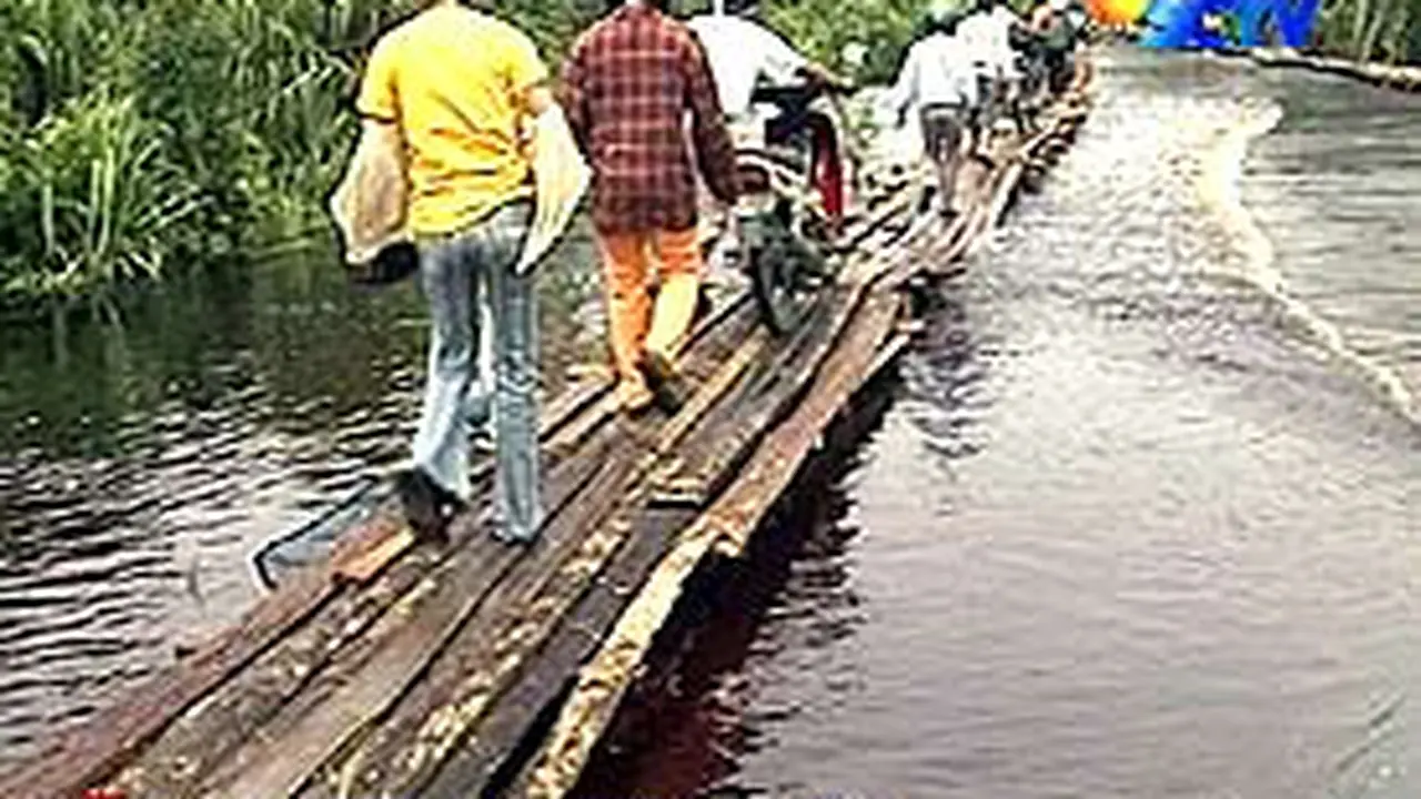 090405cBanjir.jpg