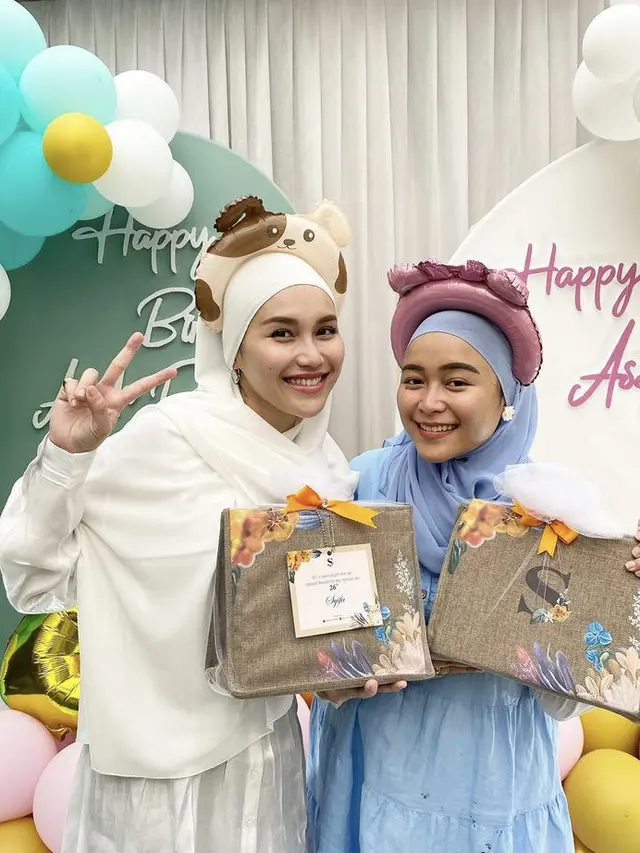 Potret Tampilan Ayu Ting Ting Setelah Pulang Umrah, credit @ayutingting92