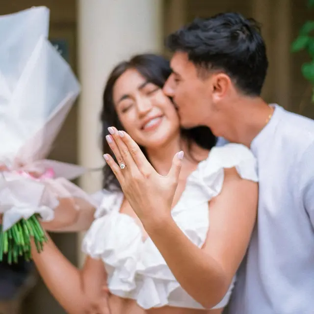 6 Momen Jessica Iskandar Dilamar Vincent Verhaag, El Barack Ikut Bahagia