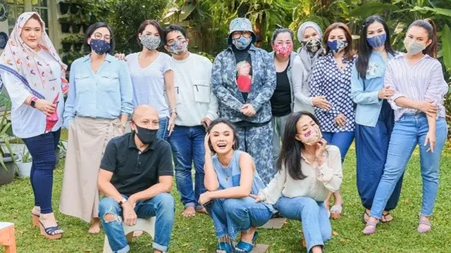 7 Potret Keseruan Rossa Bareng Geng Ladies, Arisan di Rumah Yuni Shara