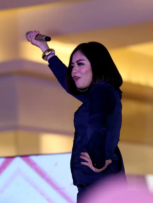 'Acaranya lengkap bangat untuk mencari bibit entertainer baru, muda dan berbakat di dunia hiburan juga,' tambah mantan personil T2 ini. (Andy Masela/Bintang.com)