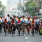 Sejumlah peserta mengikuti Fun Bike dalam rangka menyambut HUT ke-69 Bank Tabungan Negara (BTN) di Jakarta, Sabtu (9/2). HUT ke-69 BTN jatuh pada tanggal 9 Februari 2019. (Liputan6.com/Johan Tallo)