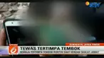 Korban tewas seketika di lokasi kejadian karena tertimbun reruntuhan tembok setinggi 5 meter.