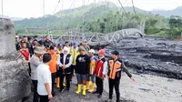 Khofifah Janji Segera Bangun Jembatan Kali Regoyo dan Kloposawit Lumajang yang Rusak Diterjang Lahar Dingin Semeru