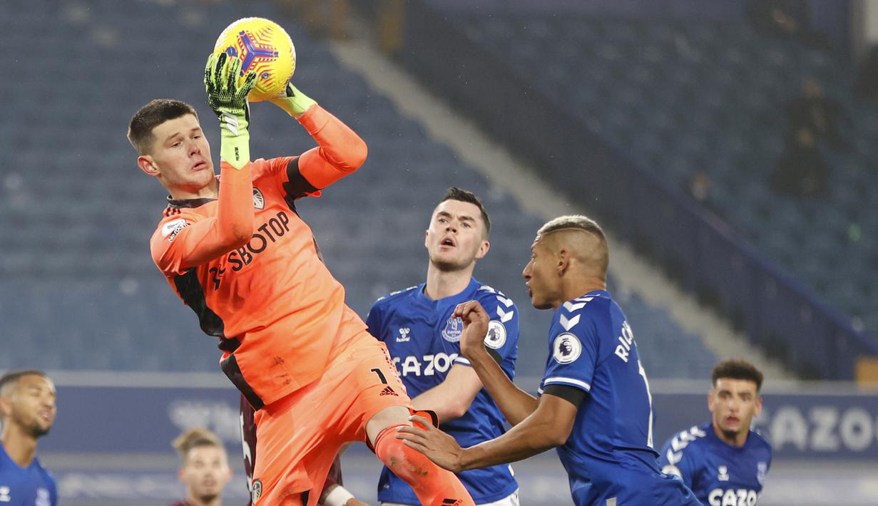 3. Illan Meslier (Leeds United). Kiper asal Prancis berusia 20 tahun ini telah membuat 82 saves dalam 20 penampilannya selama 1800 menit. (AP/Clive Brunskill/Pool)