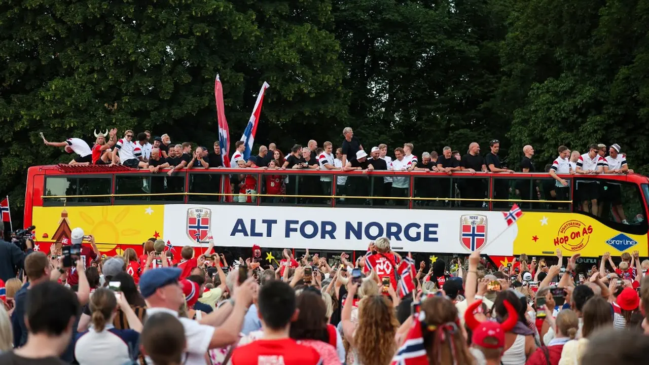 Timnas Norwegia tiba di Oslo