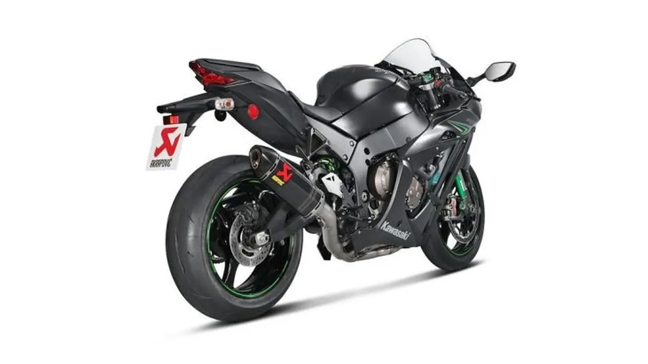 Pakai Akrapovic, Ninja ZX-10R Makin Pede Asapi Lawan