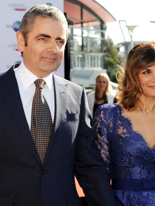 Rowan (60) menikah dengan mantan penata rias tersebut pada tahun 1990. Sunetra Sastry melontarkan gugatan atas dasar perilaku yang tidak masuk akal setelah Rowan meninggalkannya untuk seorang aktris komedi separuh usianya. (Bintang/EPA)