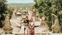 Ayu Dewi dan suami liburan ke Sumba (Sumber: Instagram/mrsayudewi)