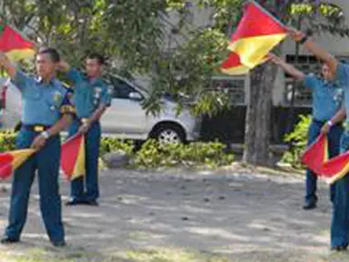 Puluhan Siswa Dikspespa Latihan Semaphore
