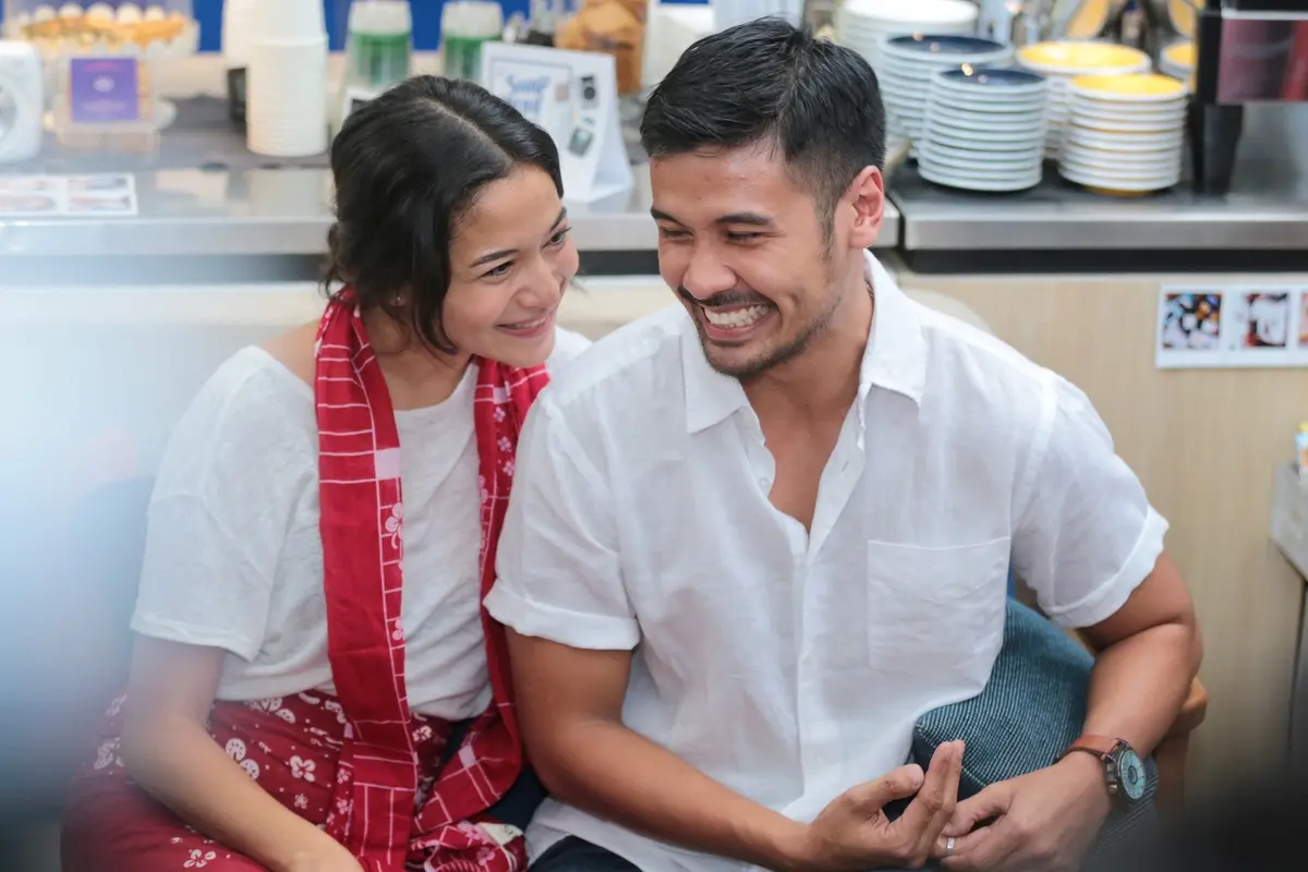 [Bintang] Chicco Jerikho dan Putri Marino