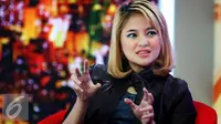 Artis ayu nan ceria, Marshanda terganggu tidurnya saat teman-teman di kontak handphone-nya mengirim tautan link berita. 