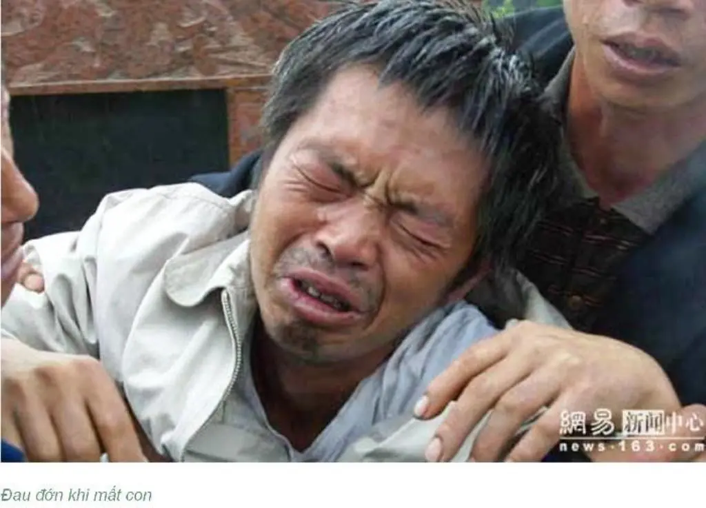 Ayah angkat Yu Yuan menangis saat Yu Yuan meninggal | Sumber Foto: news.163.com