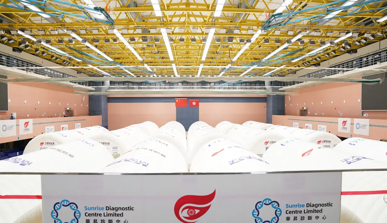 Laboratorium Mata Api (Fire Eye Laboratory) saat dipersiapkan untuk melaksanakan pengujian COVID-19 berskala besar di Hong Kong, China selatan (26/8/2020).  (Xinhua/Li Gang)