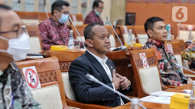 Menteri Bahlil Bahas Kinerja Kementerian Investasi/BKPM Bersama Komisi VI DPR