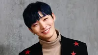 Dianggap Telat Debut, Yoon Ji Sung Wanna One Bagikan Nasihat Bijak