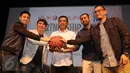 Menpora Imam Nahrawi (tengah) saat menghadiri acara peresmian kerja sama KMK Online dengan NBA di XX1 Lounge Plaza Senayan, Rabu (3/5). Konten-kontek ekslusif NBA termasuk siaran langsung akan bisa dinikmati secara gratis. (Liputan6.com/Gempur M Surya)