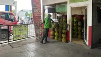 Tabung gas elpiji 3 kilogram di wilayah Kabupaten Tuban. (Liputan6.com/Ahmad Adirin)