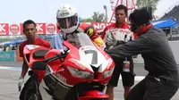 Dua Astra Honda Racing Team (AHRT), Rheza Danica Ahrens dan Awhin Sanjaya, tampil memukau pada balapan Suzuka 4 Hours Endurance Race di Sirkuit Suzuka, Jepang, pada Sabtu (29/7/2017) (Dok. AHM)