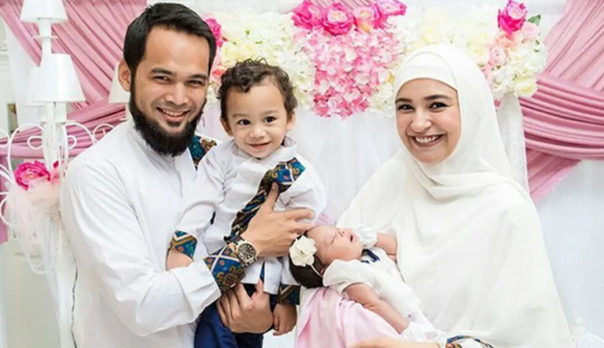 Banjir doa tidak hanya akun milik Shireen Sungkar, tapi juga milik Teuku Wisnu. Bahkan ada yang mengaku salut dengan lelaki berdarah Aceh tersebut.  Sebagai selebriti, ia tidak hanya mementingkan dunia, tapi juga akhirat. (instagram/shireensungkar)