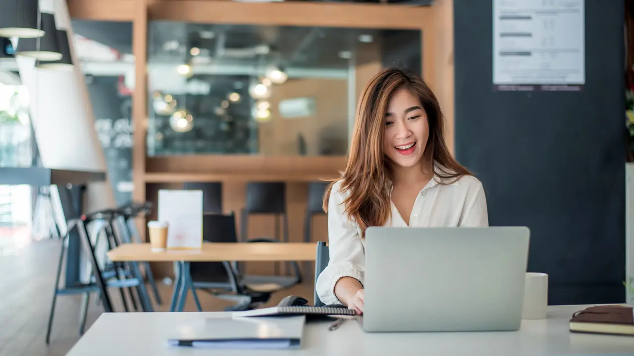 perempuan dan 4 juli laptop karier
