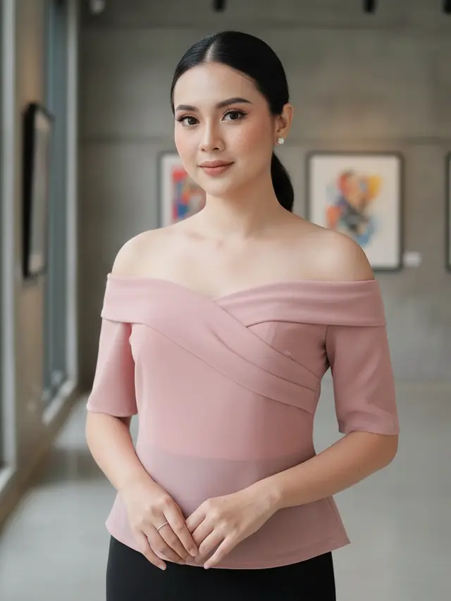 Model Atasan Wanita yang Cocok untuk Bahu Lebar (Foto: Gemini AI)