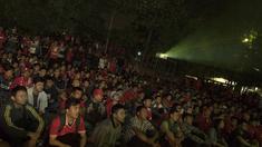 Acara nonton bareng (nonbar) big match antara Manchester United melawan Liverpool yang diadakan Bola.com bersama Nexmedia dan Bigreds regional Bekasi berlangsung meriah.