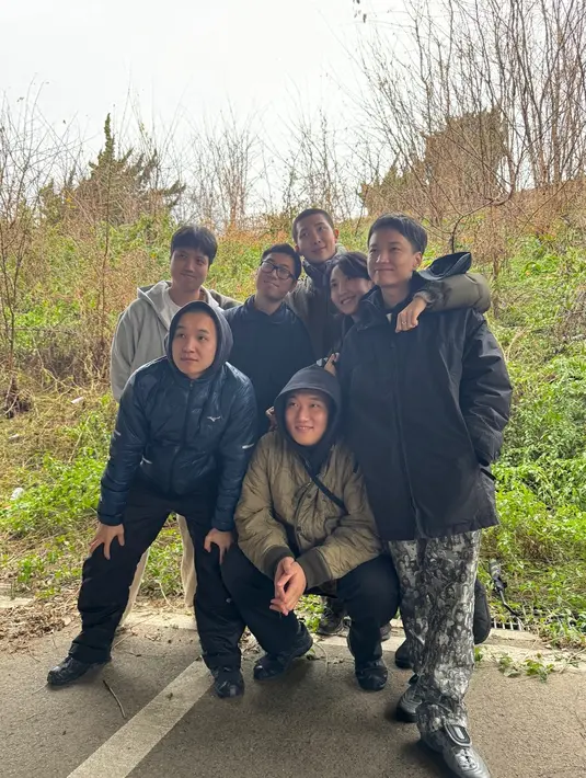 Selanjutnya, teman RM dan artis JNKYRD memposting foto RM. San Yawn dari Balming Tiger membagikan kompilasi foto bersama RM, menulis, “Terima kasih." (Foto: Instagram/ kangghettodaewang)