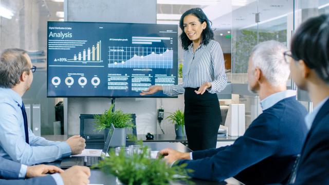 10 Cara Presentasi yang Baik dan Benar Supaya Audiens Tertarik, Perhatikan Kesan Pertama