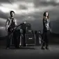 Tomiko Van dan Ryo Owatari dari band Do As Infinity. (es.drama.wikia.com)