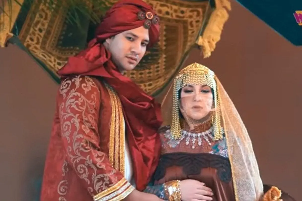 Berkonsep Timur Tengah, Ini 7 Gaya Maternity Shoot Irish Bella dan Ammar Zoni