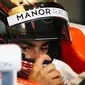 Pebalap Manor Racing, Pascal Wehrlein, harus mengakui keunggulan rekan setimnya, Rio Haryanto, pada sesi kualifikasi F1 GP Inggris di Sirkuit Silverstone, Sabtu (9/7/2016). (Bola.com/Twitter/ManorRacing)