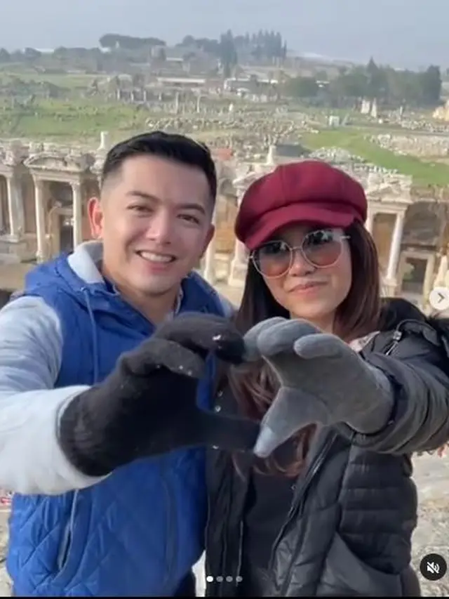 6 Potret Mayang dan Nicky Tirta saat Liburan di Turki, Saling Unjuk Keakraban
