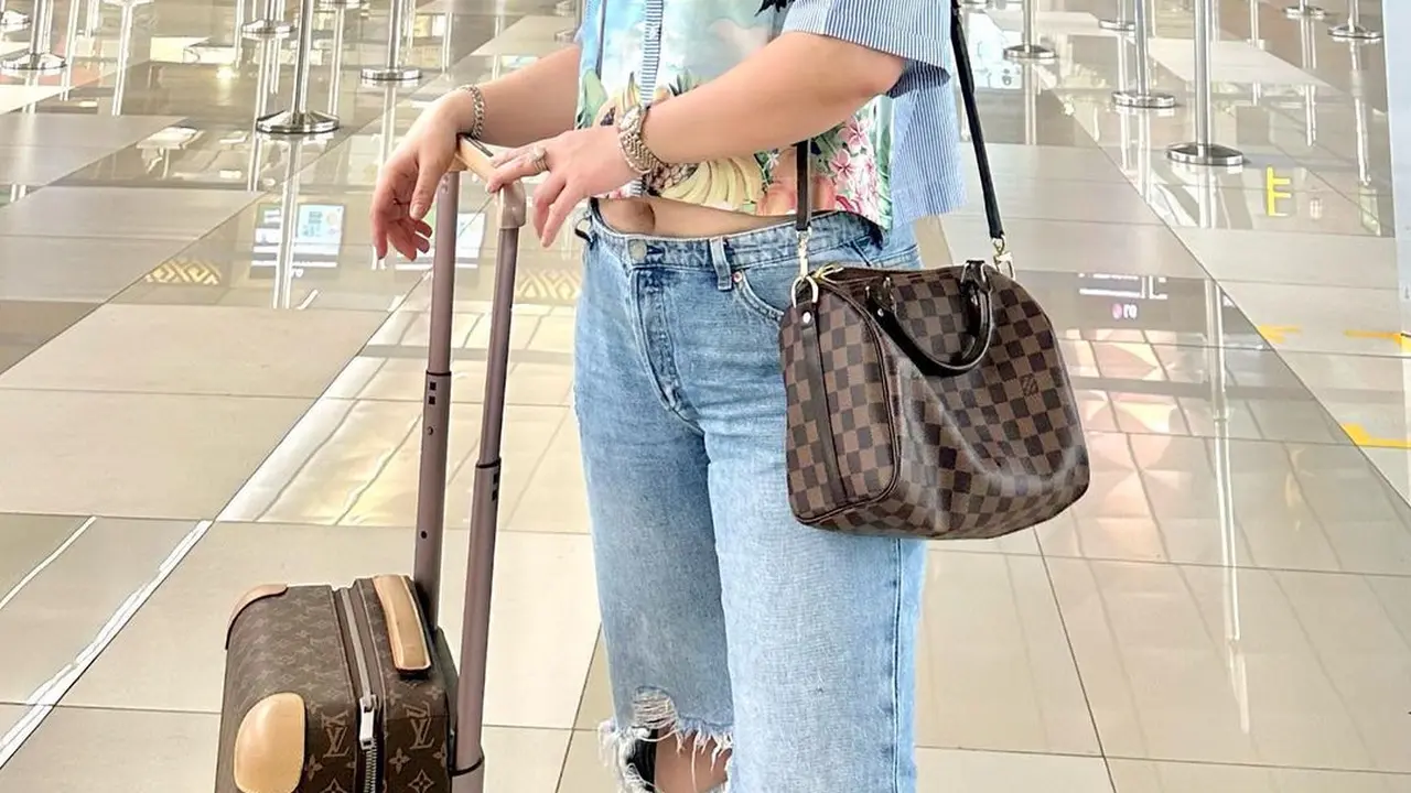 Chaisar Lia (https://www.instagram.com/p/CoyUyP-jxaE/)