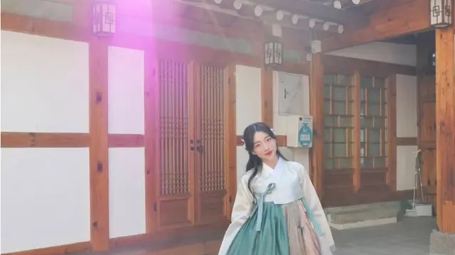 Potret Gemas Influencer Sunny Dahye Kenakan Hanbok saat Gender Reveal Anak Pertama. [@sunnydahye]