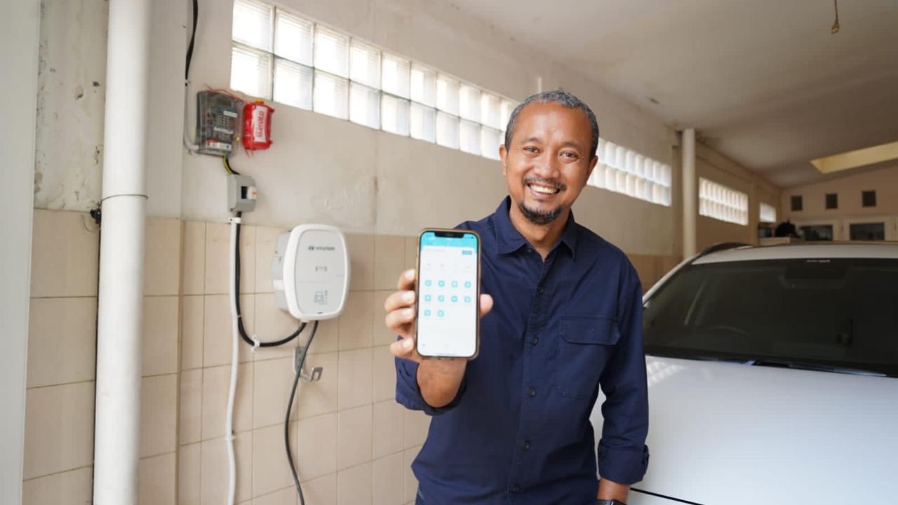 PLN Hadirkan Promo Sambung Listrik, Ngecas Mobil Listrik di Rumah Lebih Hemat