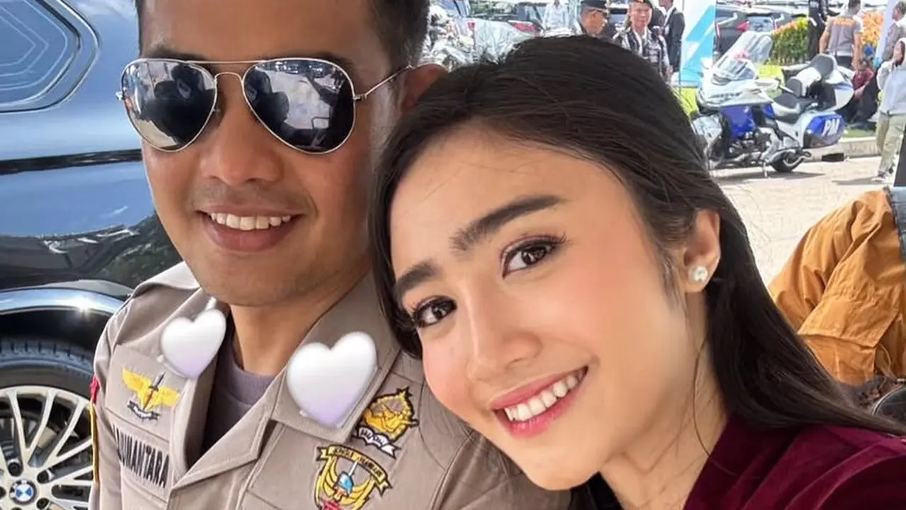 Pesona Ibu Bhayangkari Febby Rastanty dalam Balutan Kebaya Velvet Merah di HUT Bhayangkara ke-79