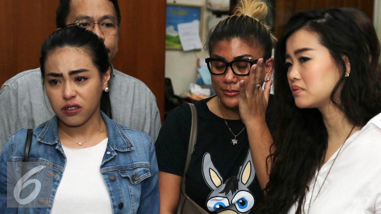 Sean dan Regina Ivanova Sedih