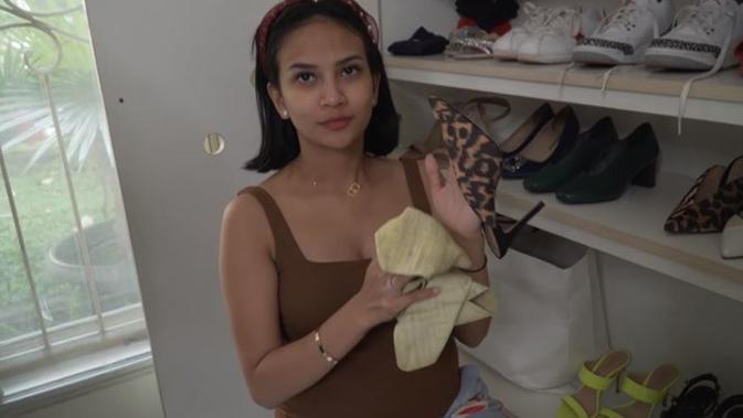7 Potret Isi Rumah Vanessa Angel, Elegan Serba Putih (YouTube Vanessa AngeL TV)